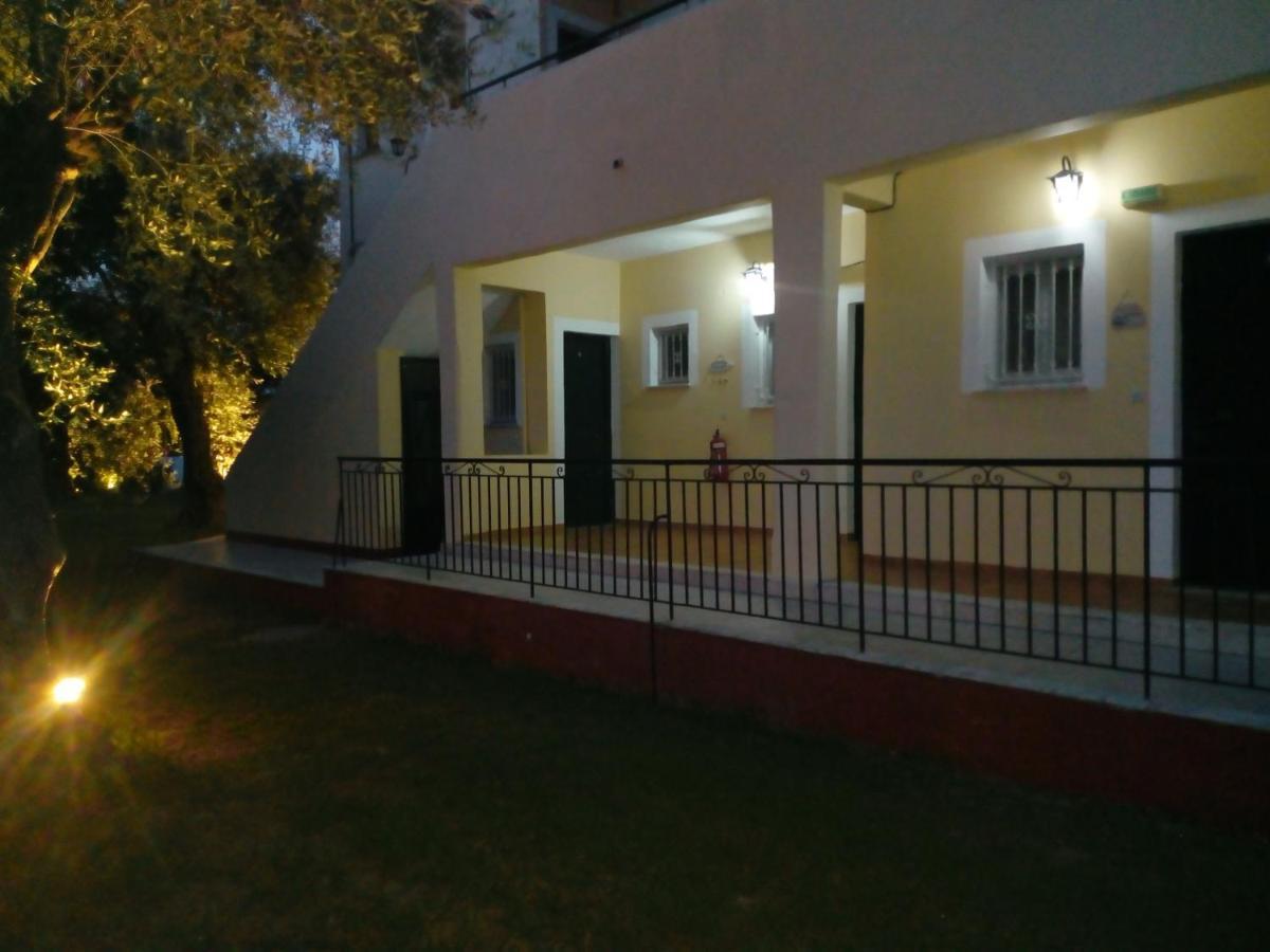 Oliveland Apartments Kávos Exterior photo